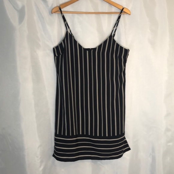 Forever 21 Contemporary Adjustable Strap Vertical Lines Mini dress Black Size L - Picture 1 of 10